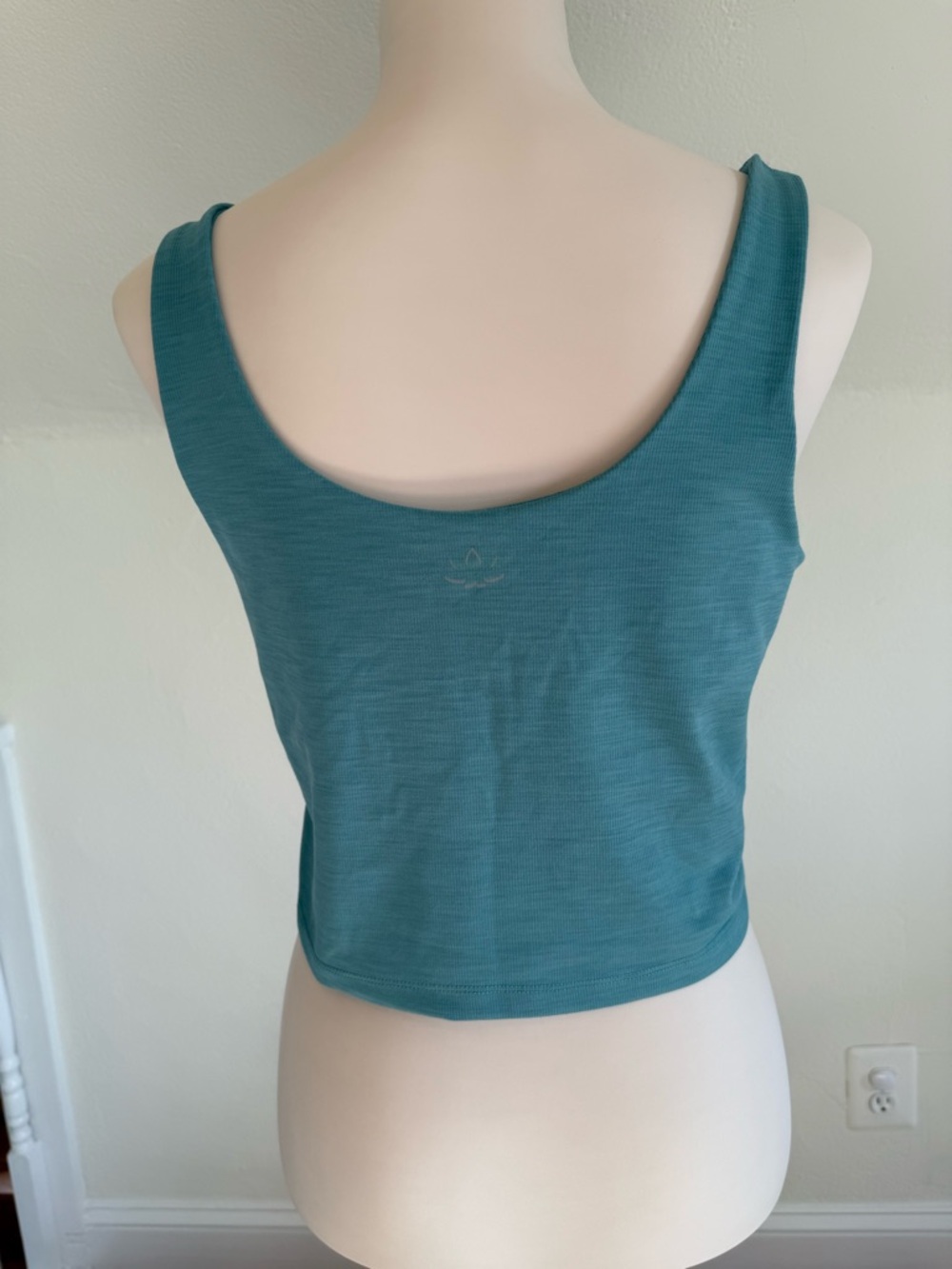 Beyond Yoga Teal Set with Cropped Tank Top - XL and Leggings - L - Picture 4 of 12